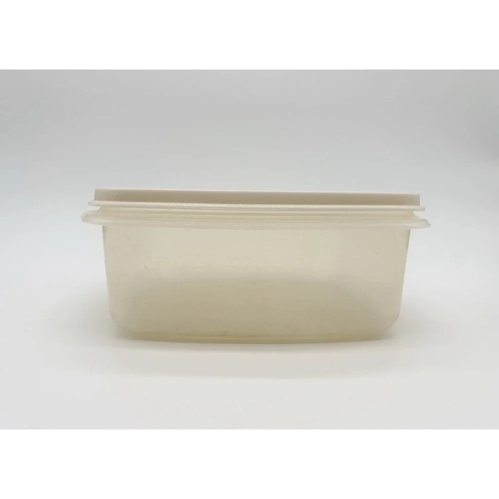 Rubbermaid Servin Saver 10 Cup #3  Square Food Storage Container With Lid Almond